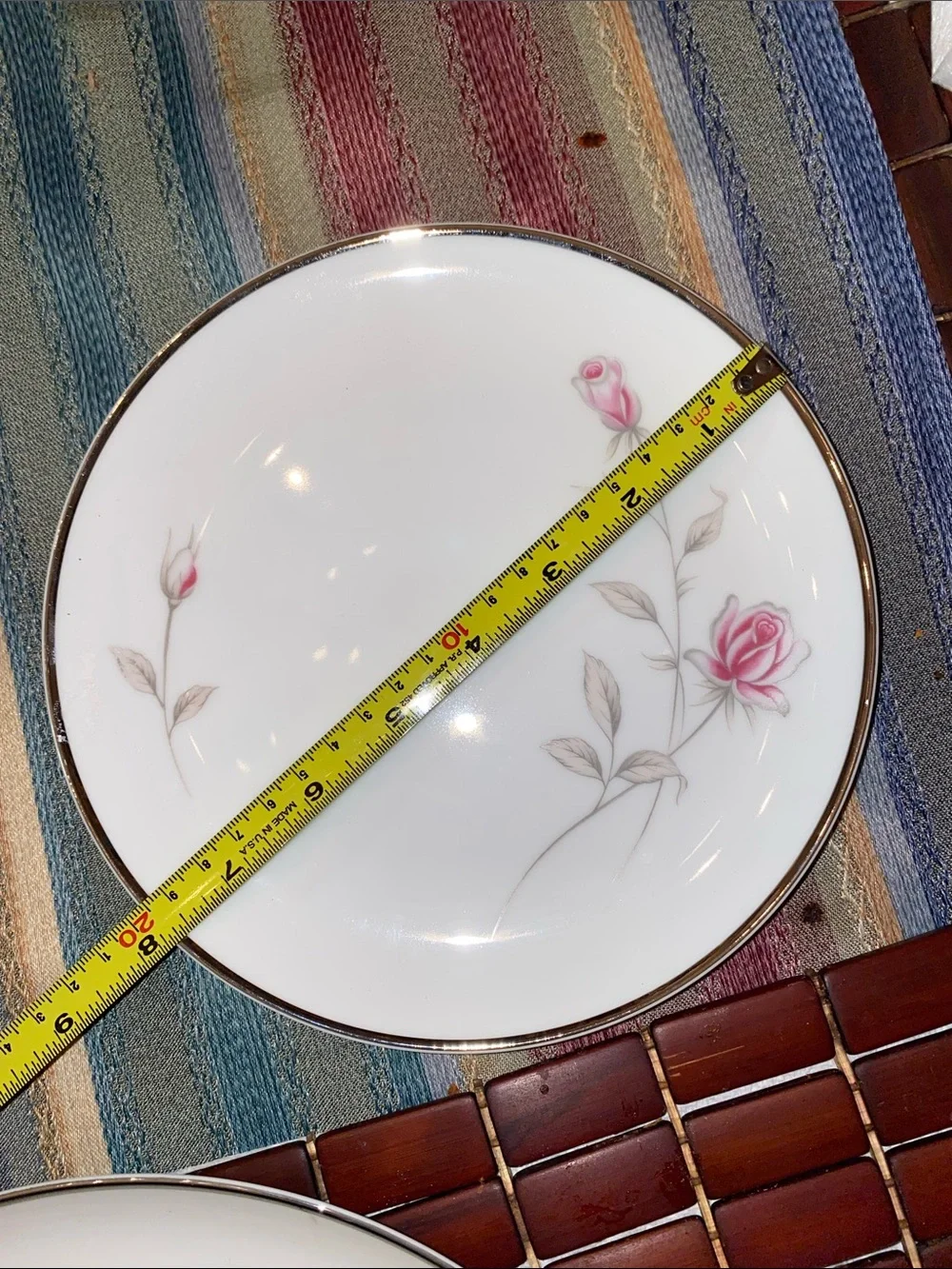 Vintage Seizan Classic White Porcelain Dinnerware Set with Pink Rose Motif